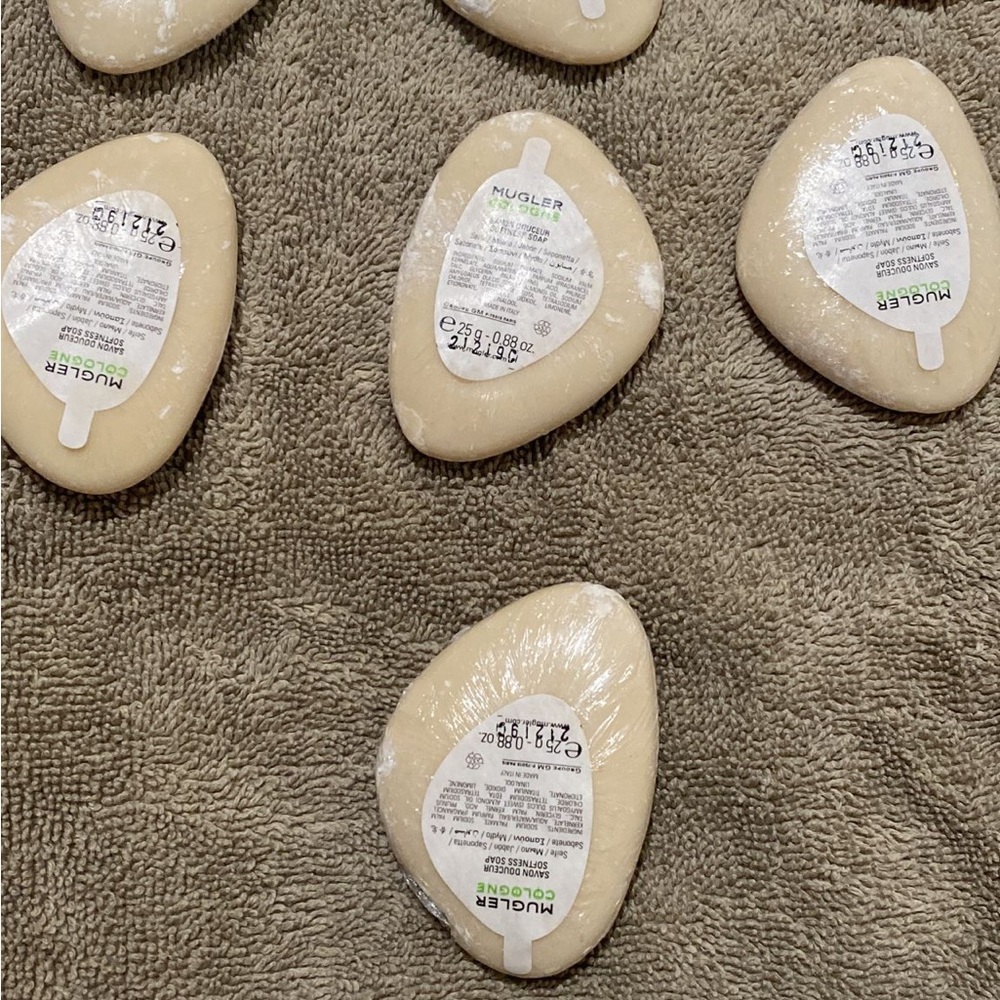 7 mugler Savon soap 25 g each